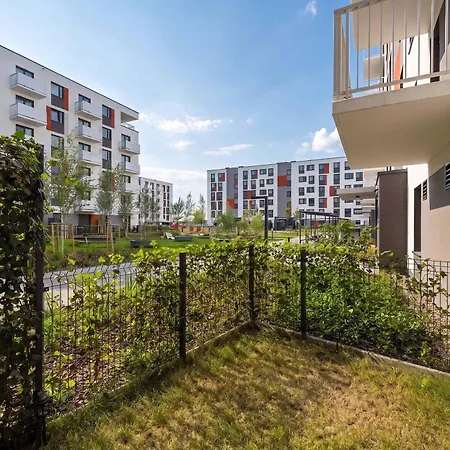 Cozy With Garden And Place To Work By Renters דירה ורוצלב