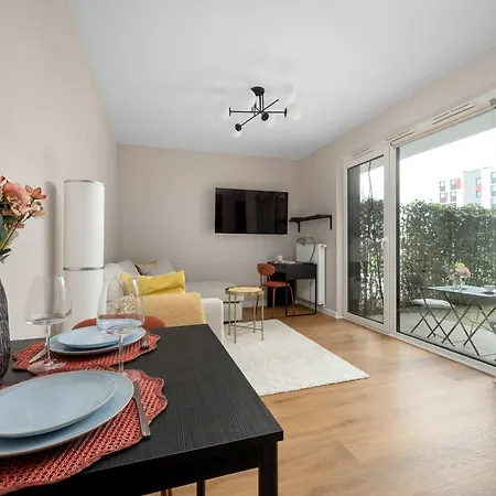 Cozy With Garden And Place To Work By Renters *